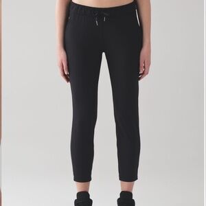 EUC Lululemon On the Fly Pants size 4 Black